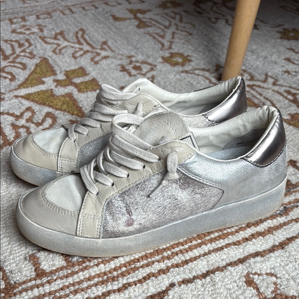 🤍🩶DOLCE VITA Silver Leather & Hide Sneakers